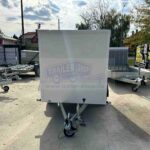 ALFA-T Modulo 42516MPK.200.2 kéttengelyes fékezett zárt utánfutó, 2 hátsó ajtóval, 1 oldal ajtóval, 1 fix oldalfallal