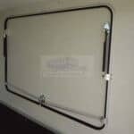 ALFA-B Modulo 22516MPK.75.2 egytengelyes fékezett zárt utánfutó, 2 hátsó ajtóval, 1 oldal ajtóval, 1 fix oldalfallal