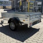 ALFA 12013MN.75L egytengelyes, 2,0x1,25m méretű, 750kg fék nélküli, laprugós mellsőkerekes fix oldalfalas nyitott utánfutó
