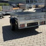 ALFA 12013MN.75L egytengelyes, 2,0x1,25m méretű, 750kg fék nélküli, laprugós mellsőkerekes fix oldalfalas nyitott utánfutó