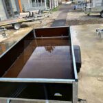 ALFA-B 22513MN.100F egytengelyes fékezett mellsőkerekes fix oldalfalas playwood utánfutó