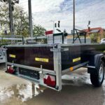 ALFA-B 22513MN.100F egytengelyes fékezett mellsőkerekes fix oldalfalas playwood utánfutó