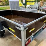 ALFA-B 22513MN.100F egytengelyes fékezett mellsőkerekes fix oldalfalas playwood utánfutó