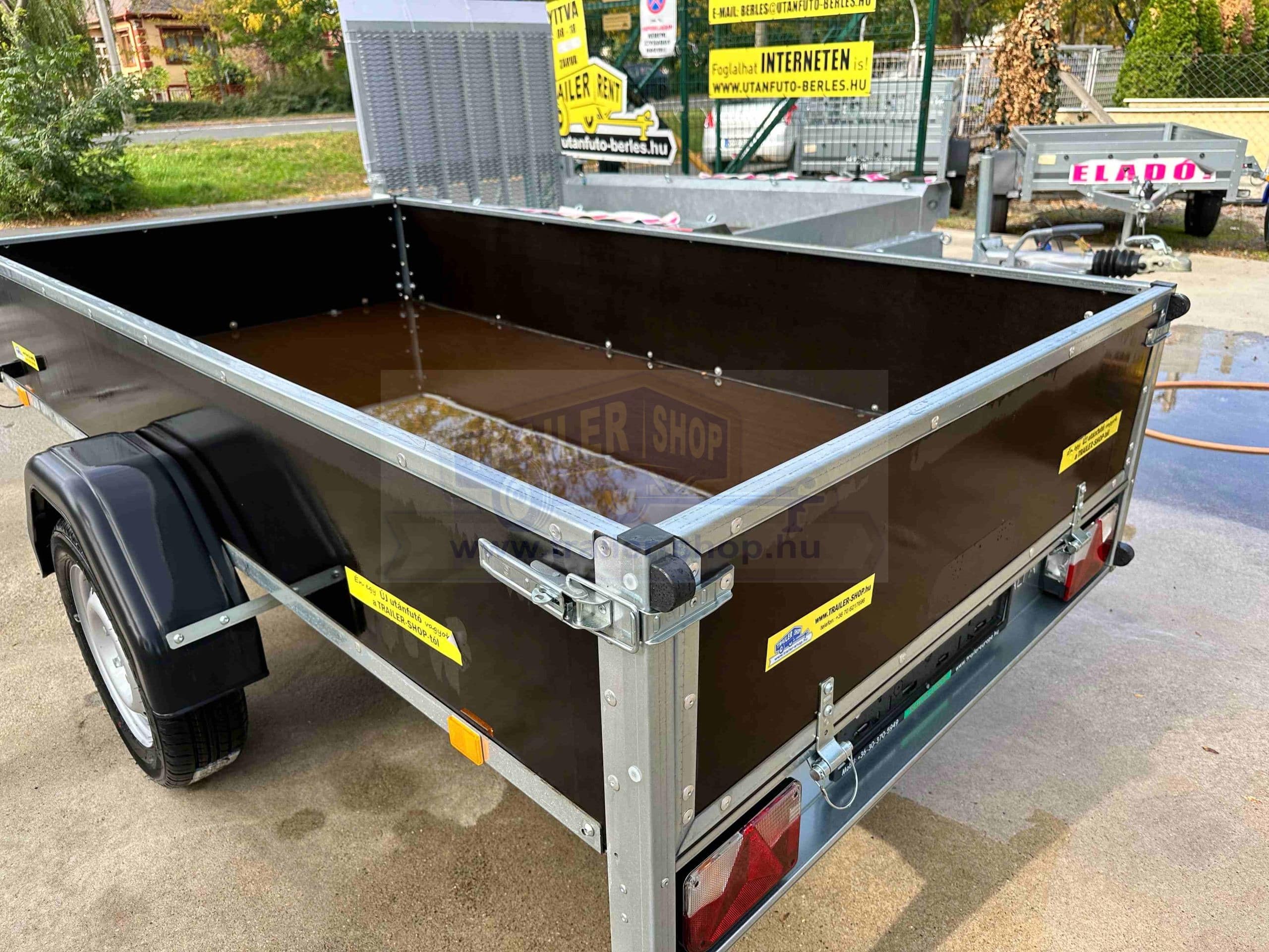 ALFA-B 22513MN.100F egytengelyes fékezett mellsőkerekes fix oldalfalas playwood utánfutó