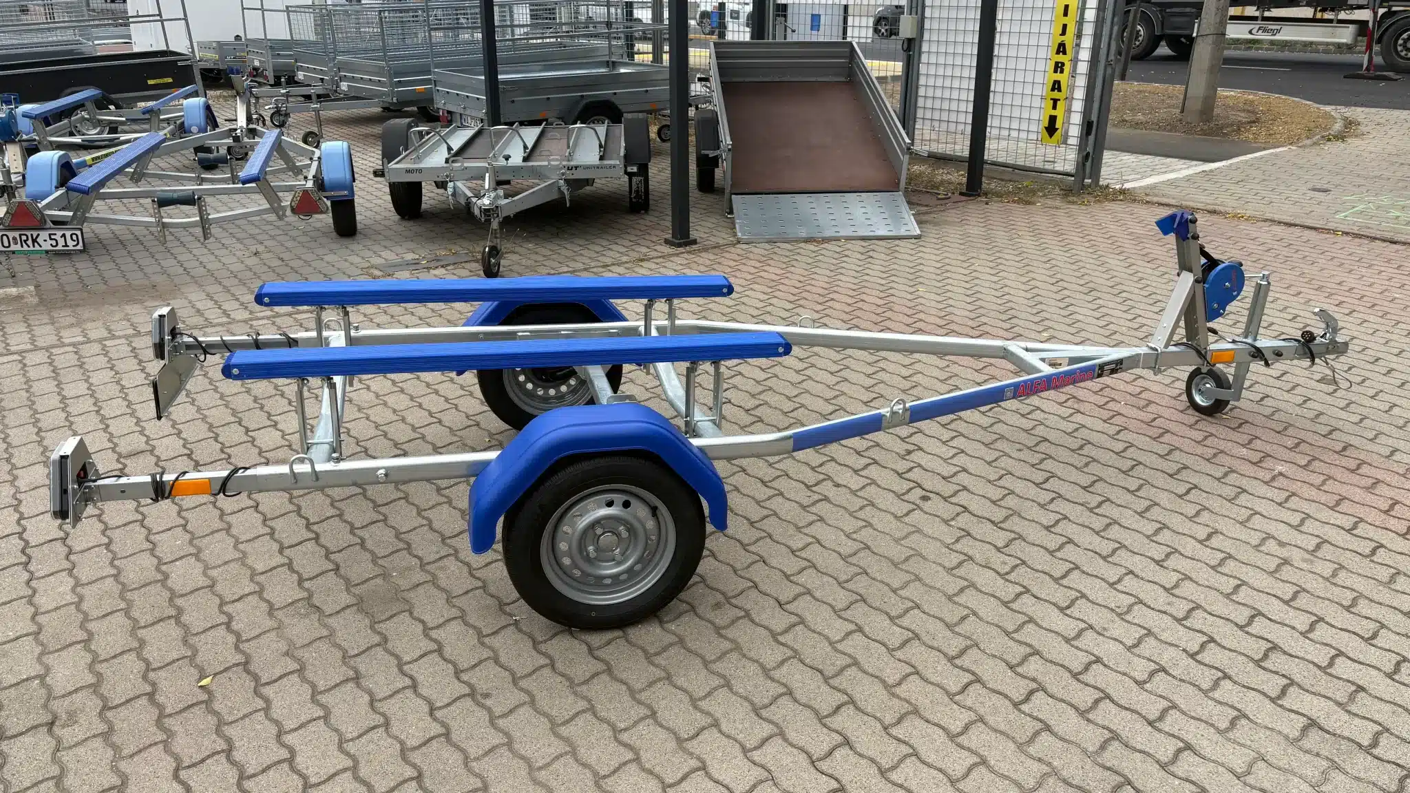 ALFA Marine 14315HP.55A*Jet Ski Egytengelyes, 4,25(4,45)x1,48m, 550kg, fék nélküli, párnafás, Jet Ski, Csónakszállító, max. 3,65m hajóig