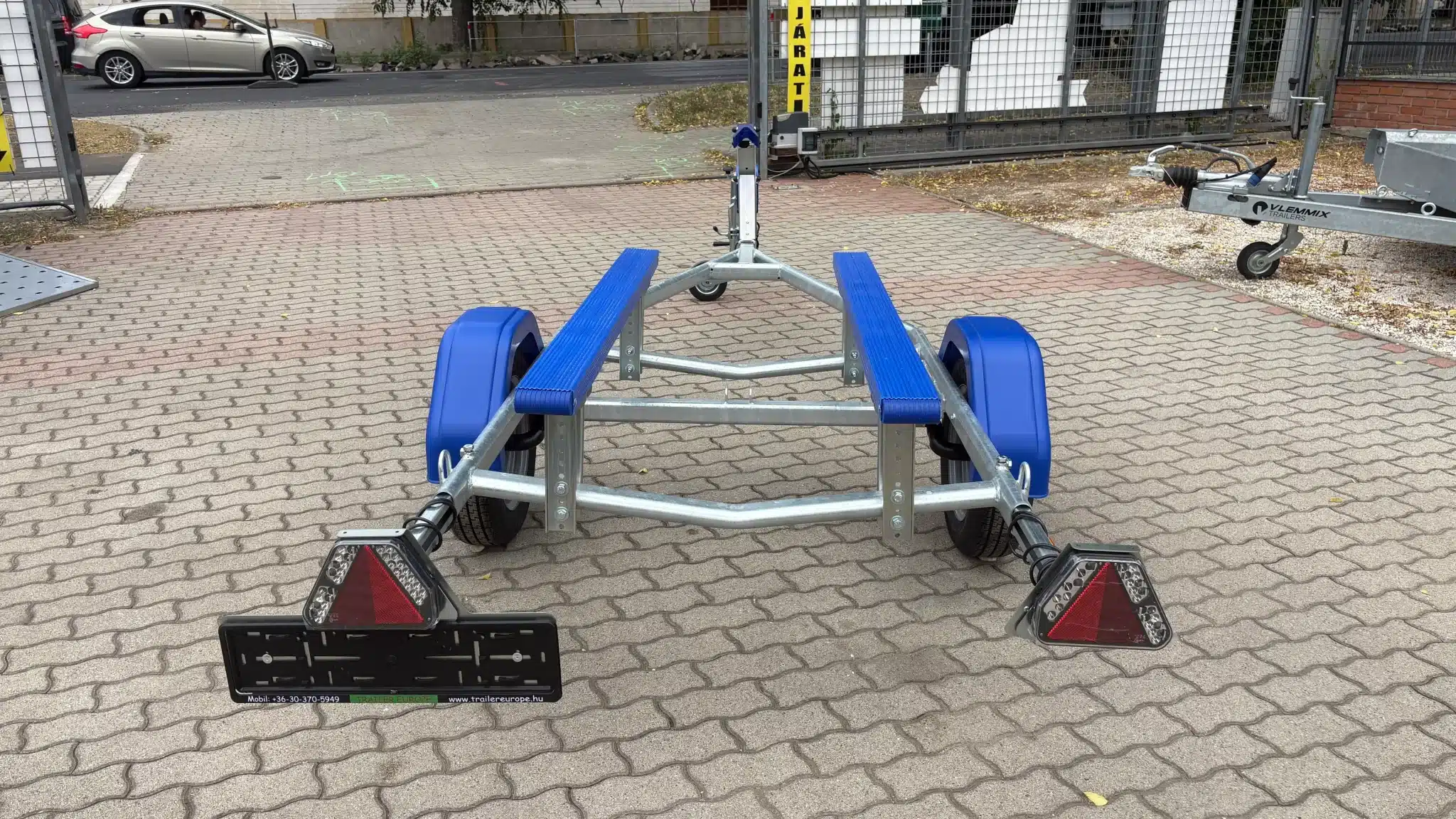 ALFA Marine 14315HP.55A*Jet Ski Egytengelyes, 4,25(4,45)x1,48m, 550kg, fék nélküli, párnafás, Jet Ski, Csónakszállító, max. 3,65m hajóig