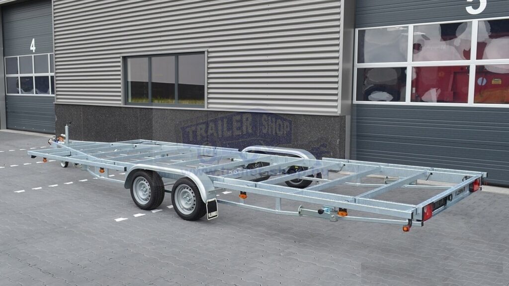 ALFA-T 46025TH.350D kéttengelyes 6,0x2,44m méretű, 3500kg, fékes mellsőkerekes Tiny House trailer levehető vázzal (csak utánfutó)