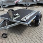 ALFA 12116MP.75 egytengelyes, 2.10×1.60m méretű, 750kg fék nélküli mellsőkerekes uniplatós síkplatós motorszállító és quadszállító utánfutó