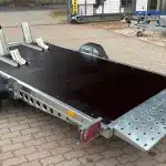 ALFA-B 23016MP.130SC egytengelyes 3,0x1,6m méretű, 1300kg, fékezett, mellsőkerekes uniplatós síkplatós süllyeszthető motorszállító és quadszállító utánfutó