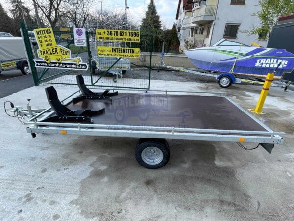 ALFA 12516AP.75 10", 2,56x1,60m méretű, 750kg egytengelyes fék nélküli alsókerekes uniplatós síkplatós motorszállító és quadszállító utánfutó
