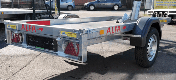 ALFA 12518AP.75 10", 2,56x1,80m méretű, 750kg egytengelyes fék nélküli alsókerekes uniplatós síkplatós motorszállító és quadszállító utánfutó