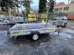 Zaslaw 300SU 3,00×1,47m méretű, 750kg fékezetlen mellsőkerekes fix oldalfalas nyitott utánfutó, használt utánfutó