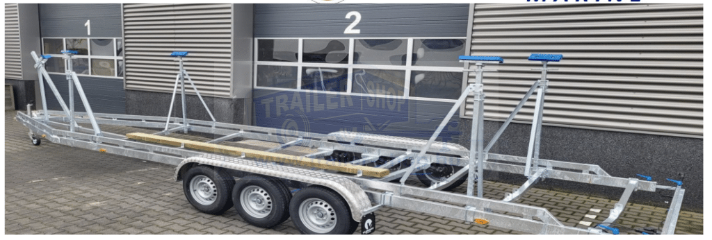 ALFA Marine 69225HPG.350A*/V Standardt, 9,20(10,20) x 2,55m, 3x1350kg tengely, fékezett, hajó szállító utánfutók 10m/33 láb hosszúságú, 2,55m széles hajókhoz