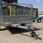 ALFA-B 23015MN.100-ig egytengelyes, 2,94x1,44m méretű, 1000kg fékezett mellsőkerekes fix oldalfalas utánfutó RÁCCSAL