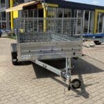 ALFA-B 23015MN.100-ig egytengelyes, 2,94x1,44m méretű, 1000kg fékezett mellsőkerekes fix oldalfalas utánfutó RÁCCSAL