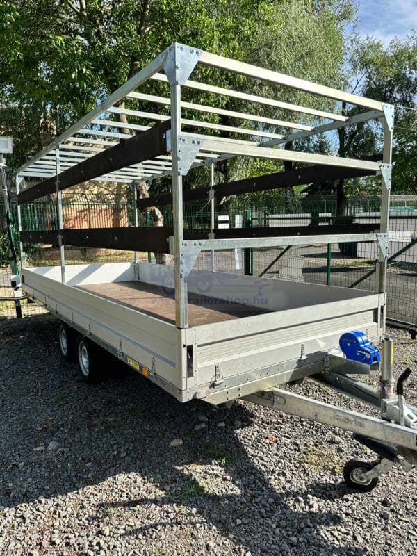 ALFA-T 44020AP.200-ig 10" kéttengelyes, 4,05x2,0m, 2000kg, fékezett, alsókerekes, síkplatós, uniplatós utánfutó, trailer, tréler és autószállító tréler PONYVÁVAL