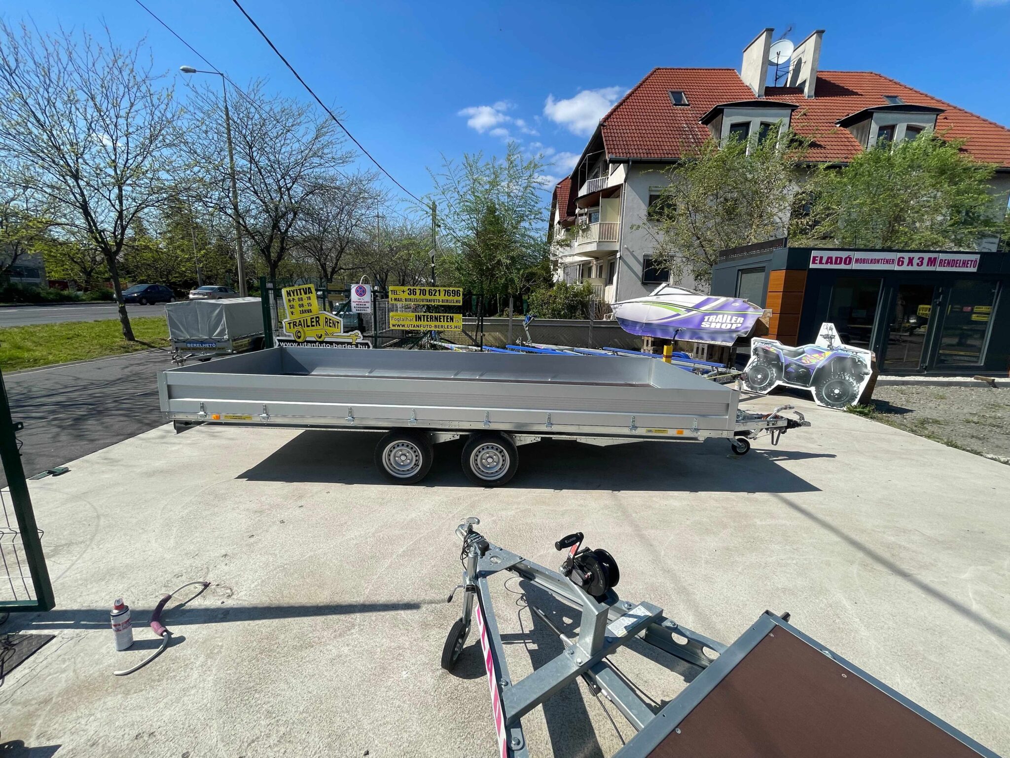ALFA-T 45020AP.270 kéttengelyes fékezett utánfutó OLDALFALLAL 500x200cm 2700kg össztömeg