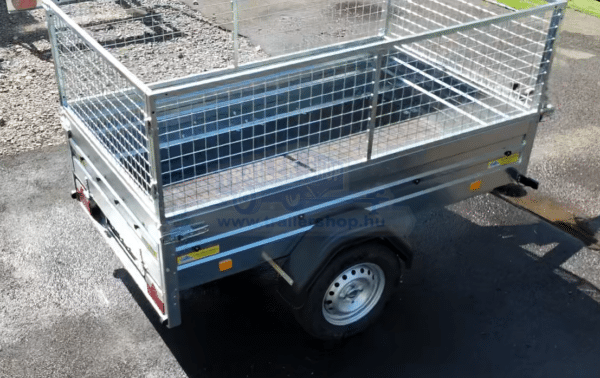 ALFA 12011MN.75 egytengelyes, 2,0x1,08m méretű, 750kg fék nélküli, mellsőkerekes fix oldalfalas nyitott utánfutó RÁCCSAL